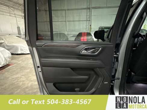 Used 2024 Chevrolet Suburban LT RWD image 26