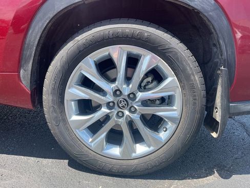 Used 2021 Toyota Highlander Limited AWD/4WD image 10
