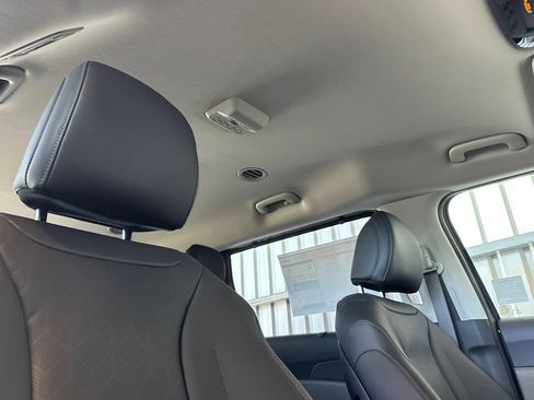 New 2026 Kia Carnival EX FWD image 17