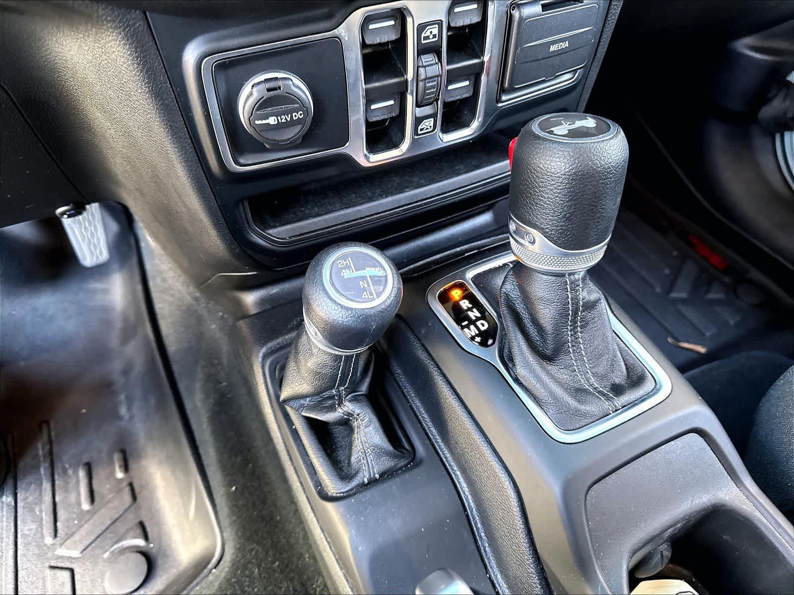Used 2024 Jeep Wrangler Unlimited Sport AWD/4WD image 32