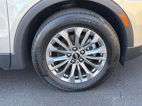 Certified 2025 Cadillac XT4 Premium Luxury image 12