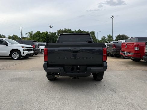 Used 2024 Toyota Tacoma TRD Sport AWD/4WD image 37