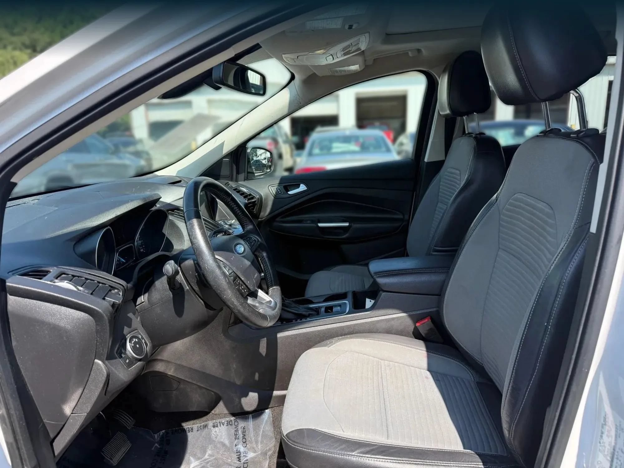 Used 2017 Ford Escape Titanium w/ Canadian Touring Package AWD/4WD image 2