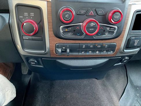 Used 2015 RAM 2500 Laramie w/ Convenience Group AWD/4WD image 19