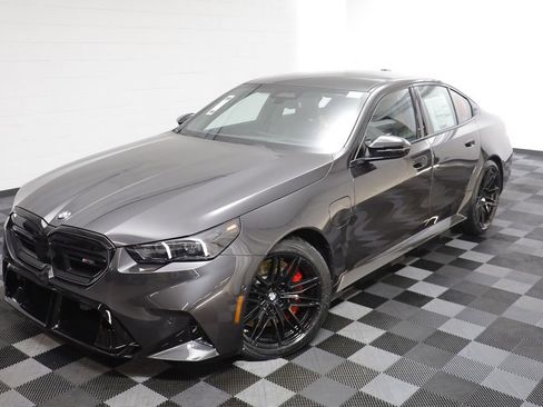 New 2026 BMW M5 w/ Executive Package image 2
