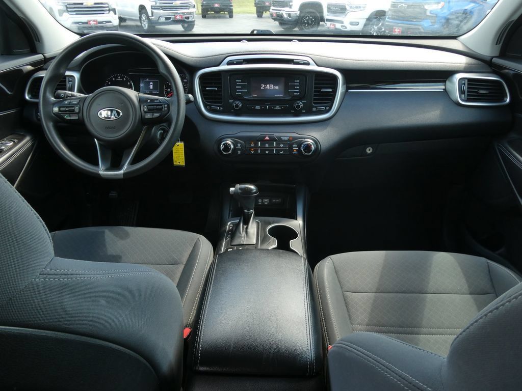Used 2017 Kia Sorento AWD image 21