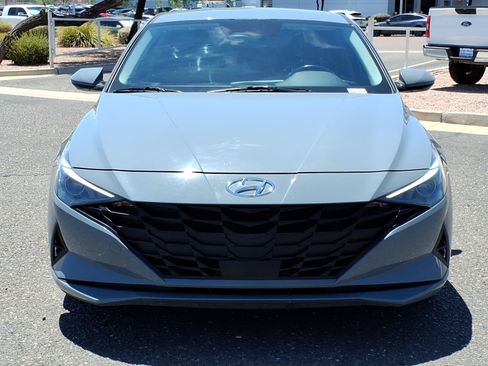 Used 2023 Hyundai Elantra SEL w/ Convenience Package FWD image 2