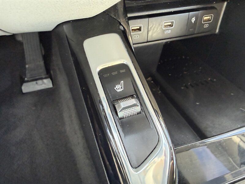 Used 2023 Kia Sorento SX FWD image 26