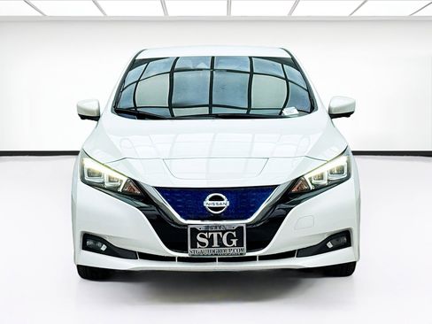 Used 2022 Nissan Leaf SV w/ SV Technology Package image 2