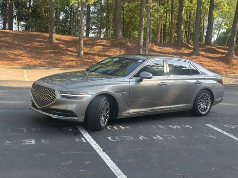 Used 2021 Genesis G90 3.3T Premium RWD image 4
