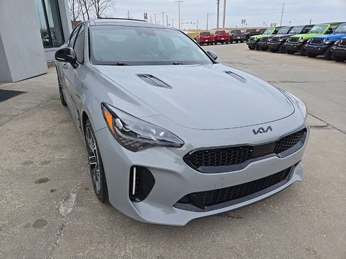 Used 2020 Kia Stinger GT2 image 14