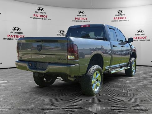Used 2018 RAM 1500 Express AWD/4WD image 3