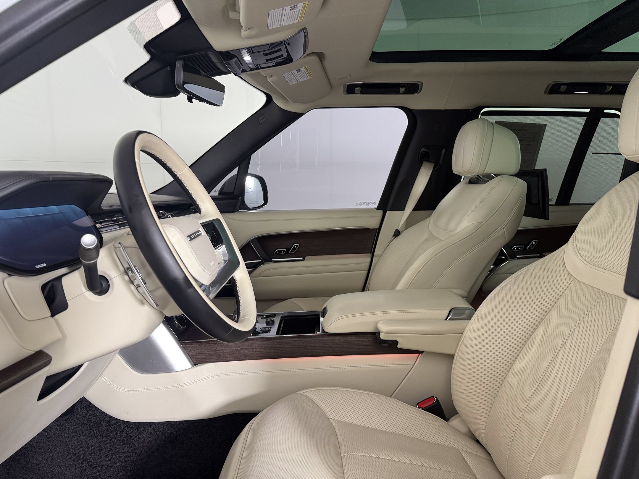 Certified 2023 Land Rover Range Rover Autobiography AWD/4WD image 26