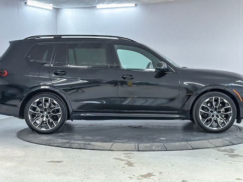 Used 2024 BMW X7 xDrive40i w/ M Sport Package AWD/4WD image 8