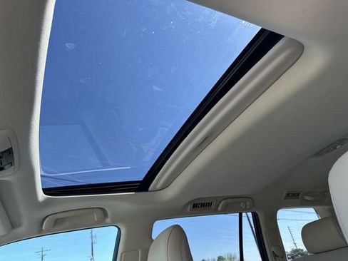 Used 2021 Lexus GX 460 Premium w/ Premium Package image 22