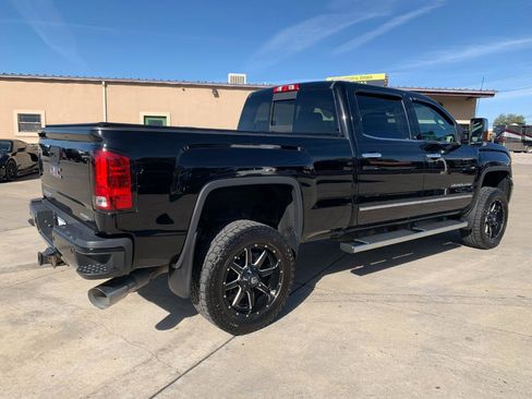 Used 2016 GMC Sierra 2500 Denali w/ Duramax Plus Package image 9