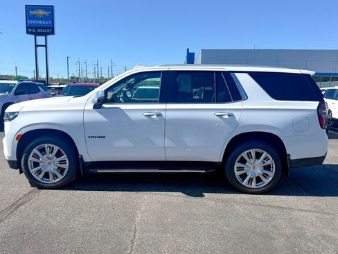 Certified 2022 Chevrolet Tahoe Premier AWD/4WD image 4