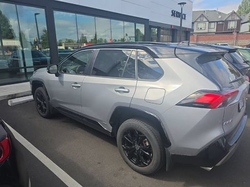 Used 2023 Toyota RAV4 XSE AWD/4WD image 5