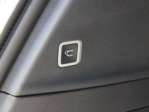 New 2026 Chrysler Pacifica Select image 9