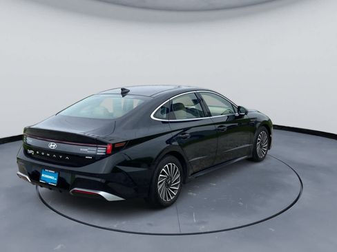 Used 2025 Hyundai Sonata Limited FWD image 6