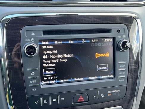 Used 2017 Buick Enclave Leather image 19