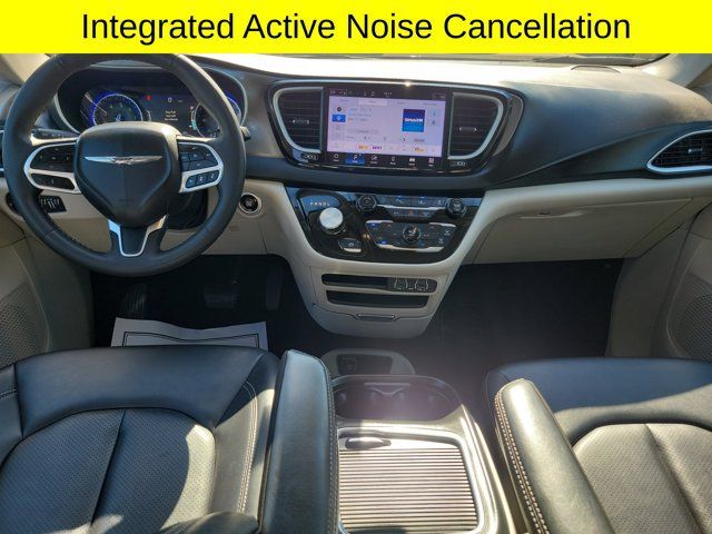 Certified 2024 Chrysler Pacifica Touring-L FWD image 8