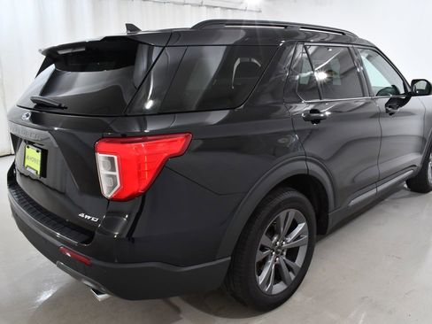 Used 2022 Ford Explorer XLT w/ Equipment Group 202A image 11