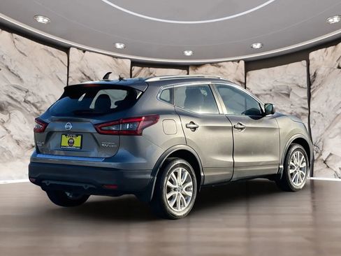 Used 2020 Nissan Rogue Sport SV image 5