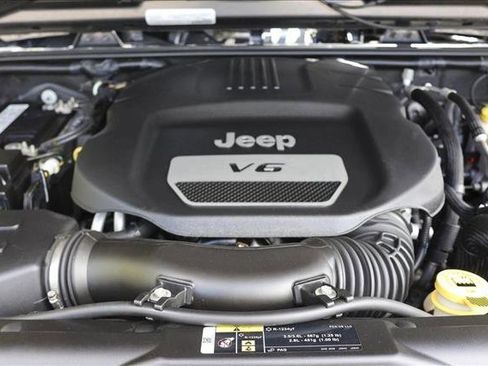 Used 2017 Jeep Wrangler Sport w/ Quick Order Package 24S AWD/4WD image 26