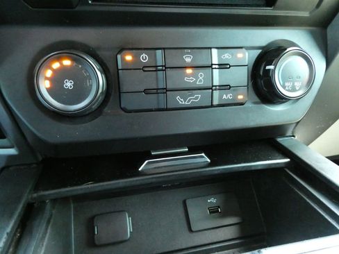 Used 2016 Ford F150 XL w/ Equipment Group 101A Mid AWD/4WD image 26