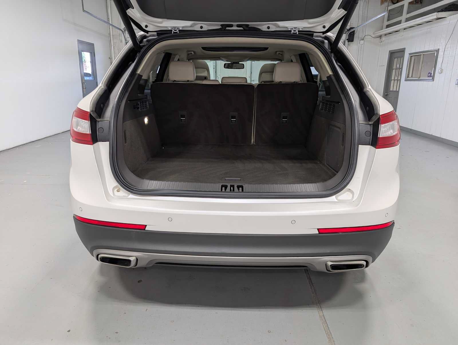 Used 2018 Lincoln MKX Reserve w/ Lincoln MKX Climate Package AWD/4WD image 37