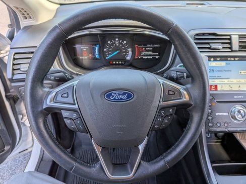 Used 2019 Ford Fusion Titanium FWD image 10