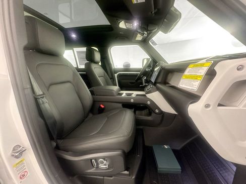 New 2026 Land Rover Defender 130 X-Dynamic SE AWD/4WD image 28