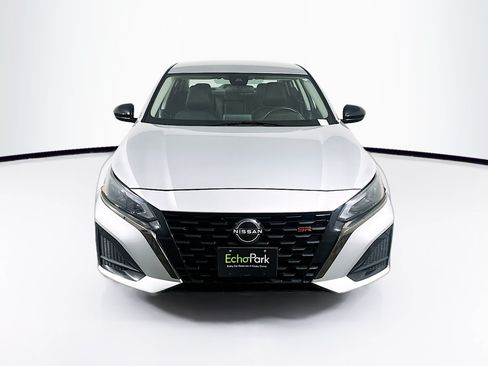 Used 2024 Nissan Altima 2.5 SR FWD image 2