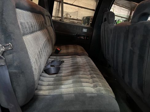 Used 1993 Chevrolet Silverado 3500 2WD Crew Cab image 28