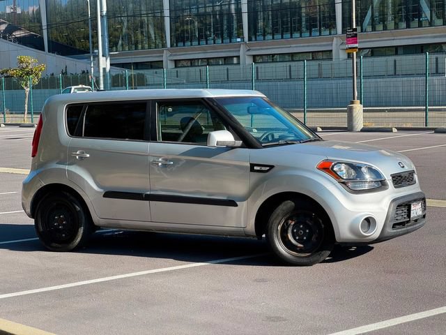 Used 2013 Kia Soul FWD image 17