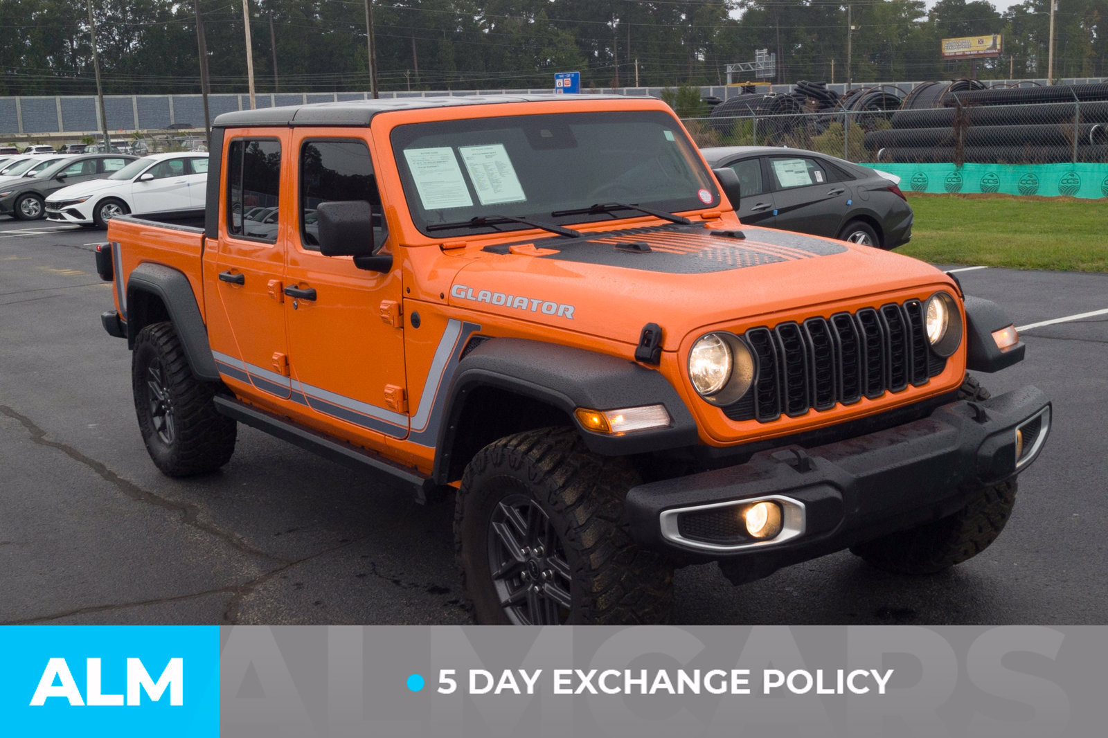 Used 2025 Jeep Gladiator Sport AWD/4WD image 3