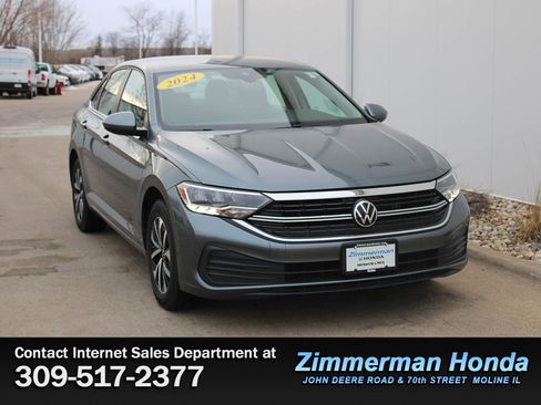 Used 2024 Volkswagen Jetta S image 3