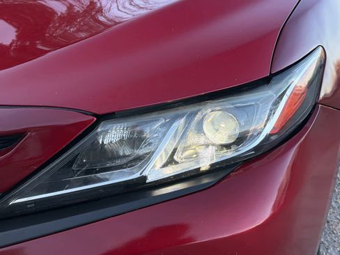 Used 2020 Toyota Camry SE w/ Convenience Package image 9