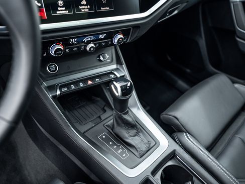 Certified 2025 Audi Q3 2.0T Premium w/ Convenience Package image 15