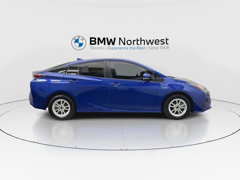 Used 2018 Toyota Prius Two w/ Prius Two Safety Plus Package FWD image 5