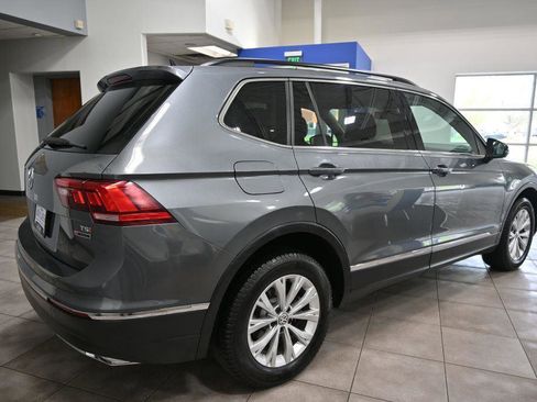 Used 2018 Volkswagen Tiguan SE w/ Panoramic Sunroof Package AWD/4WD image 5