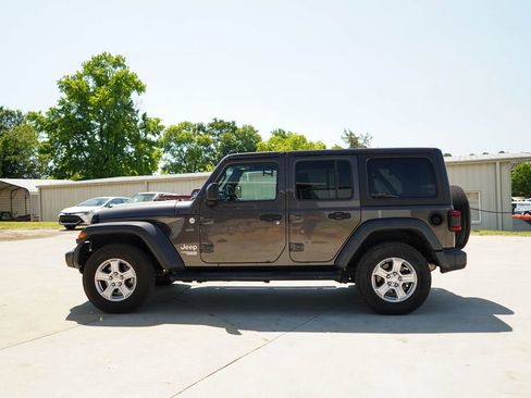 Used 2018 Jeep Wrangler Unlimited Sport S AWD/4WD image 24