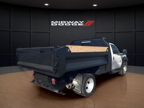 Used 2016 Ford F550 4x4 Regular Cab Super Duty image 4