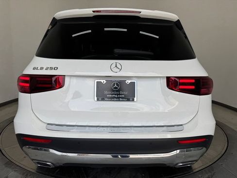 Certified 2024 Mercedes-Benz GLB 250 image 11