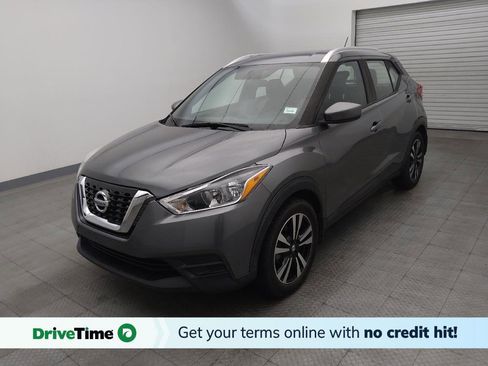 Used 2019 Nissan Kicks SV image 1