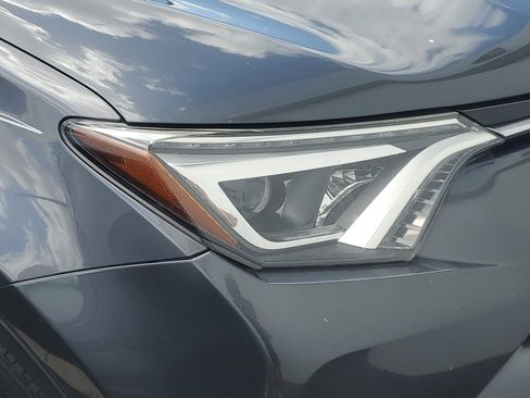 Used 2016 Toyota RAV4 Limited image 2