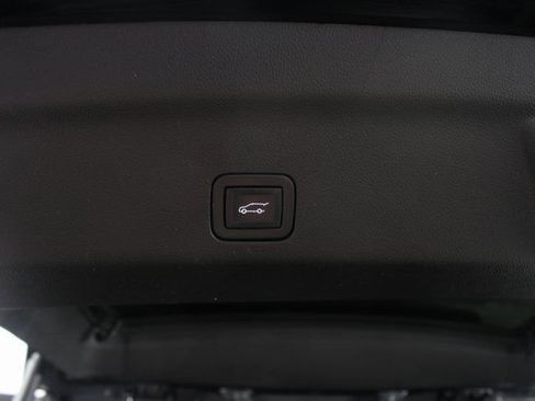 Used 2023 GMC Yukon Denali image 24