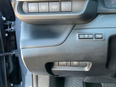 Used 2025 Toyota Crown Signia image 8