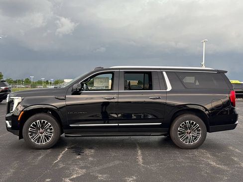 New 2026 GMC Yukon XL Elevation w/ Elevation Premium Package AWD/4WD image 11
